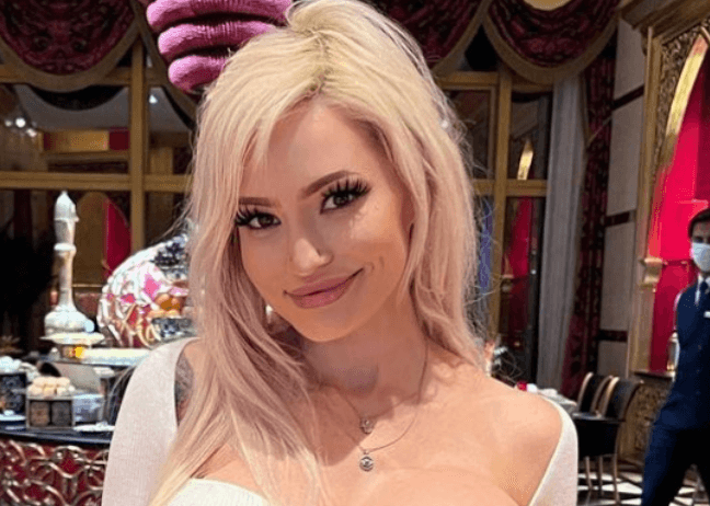 Renae - Summer Fashion